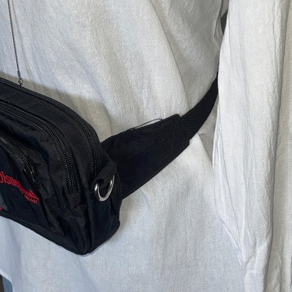 Authentic Disneyland Resort Crossbody Fanny Pack Mickey Mouse Disney Black Red - Picture 8 of 10